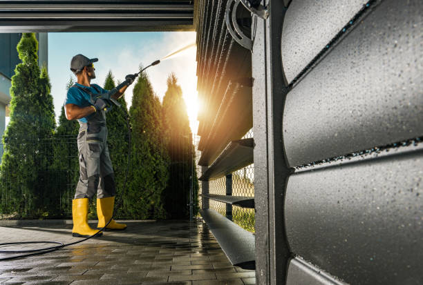 Best Deck Pressure Washing  in Manito, IL