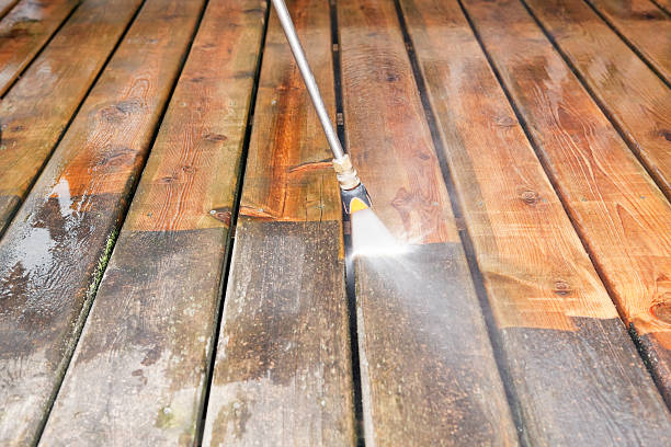 Best Deck Cleaning Services  in Manito, IL