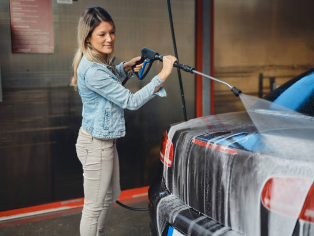 Best Pressure Washing Driveway  in Manito, IL